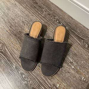 Universal Thread Shoes